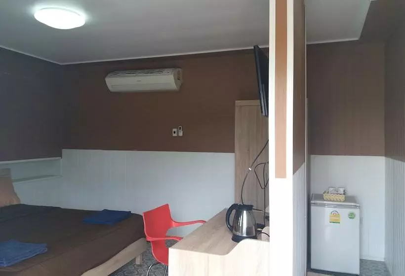 ホテル Monrak Lamtakong Resort