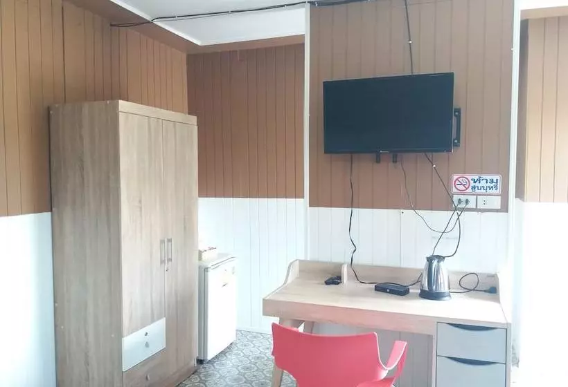 ホテル Monrak Lamtakong Resort