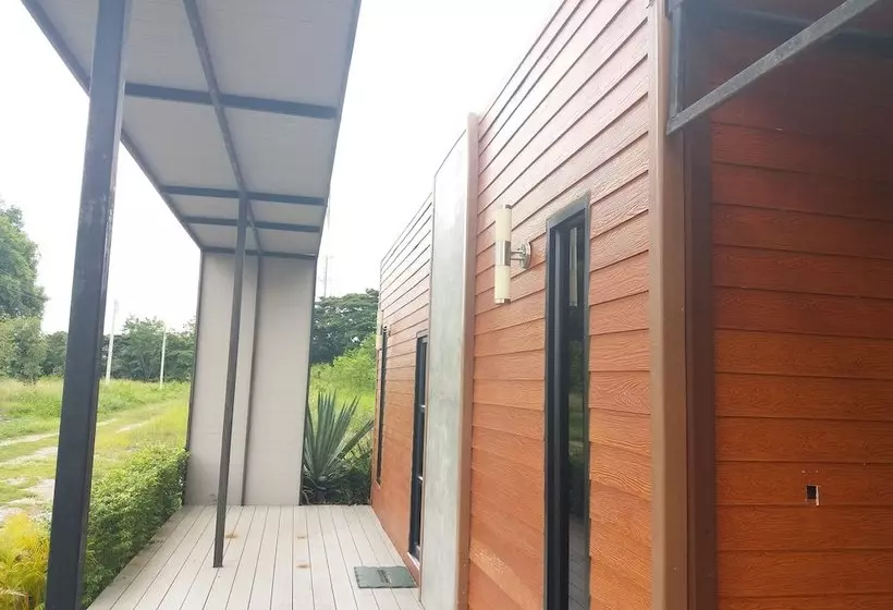 ホテル Monrak Lamtakong Resort