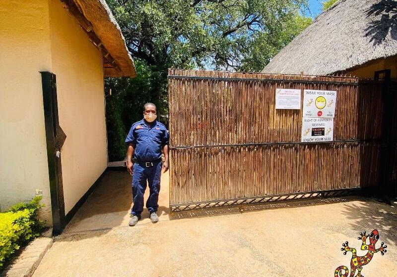 호텔 Sabie River Bush Lodge