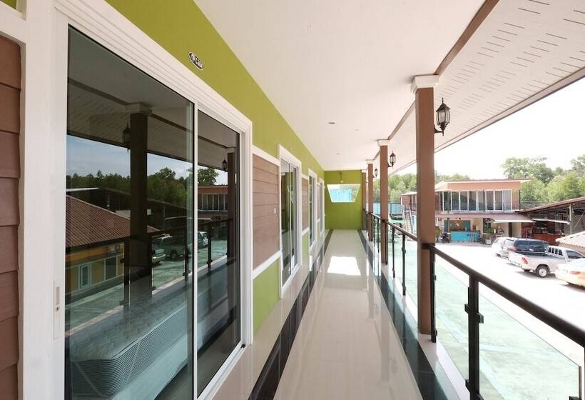 Hotel Srikanlaya Resort