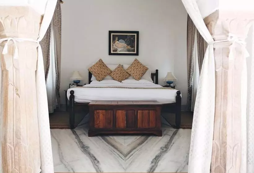 Hotelli Talabgaon Castle