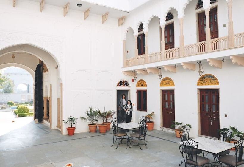 בית מלון כפרי Talabgaon Castle