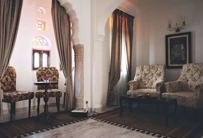 Hotelli Talabgaon Castle