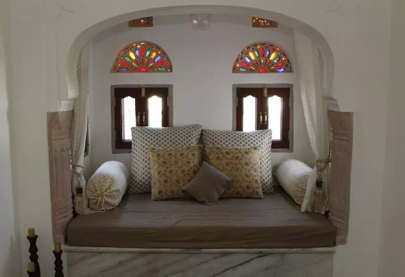 Hotelli Talabgaon Castle