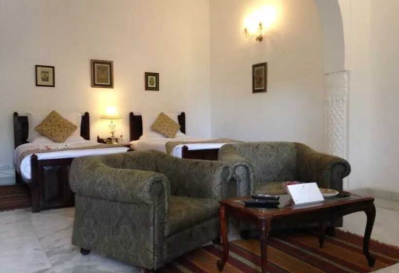 Hotelli Talabgaon Castle