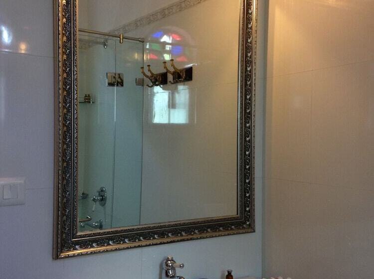 בית מלון כפרי Talabgaon Castle