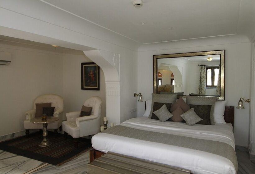 בית מלון כפרי Talabgaon Castle