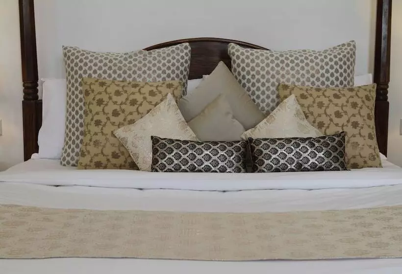 Hotelli Talabgaon Castle