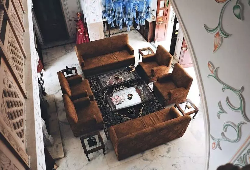 Hotelli Talabgaon Castle