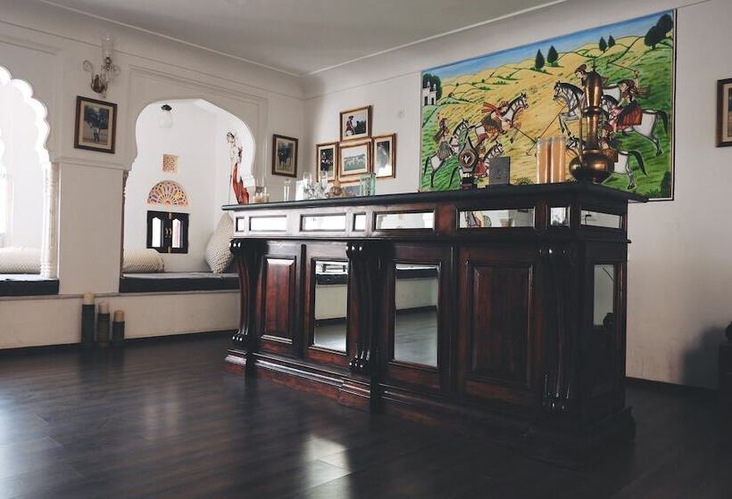 בית מלון כפרי Talabgaon Castle