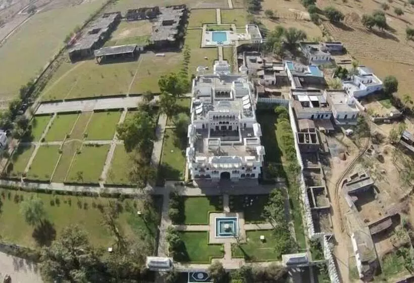 Hotelli Talabgaon Castle