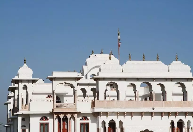 Hotelli Talabgaon Castle