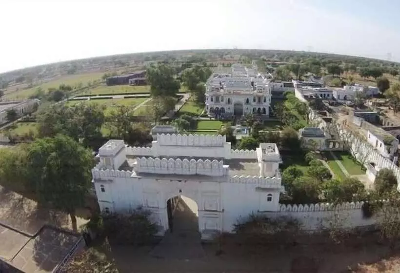 Hotelli Talabgaon Castle