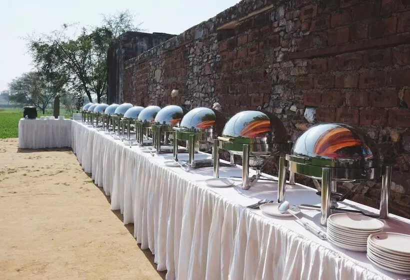 Hotelli Talabgaon Castle