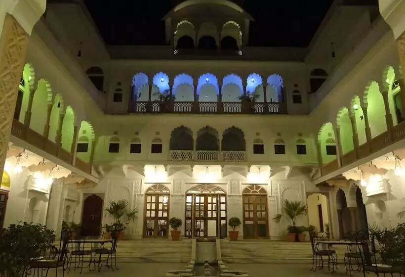 Hotelli Talabgaon Castle