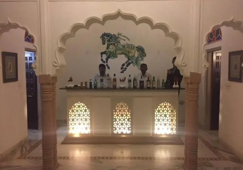 ホテル Talabgaon Castle