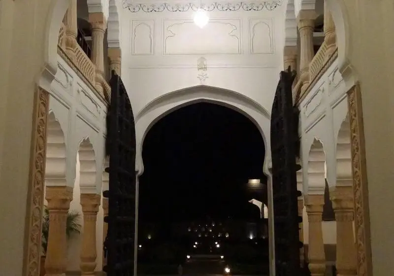 ホテル Talabgaon Castle