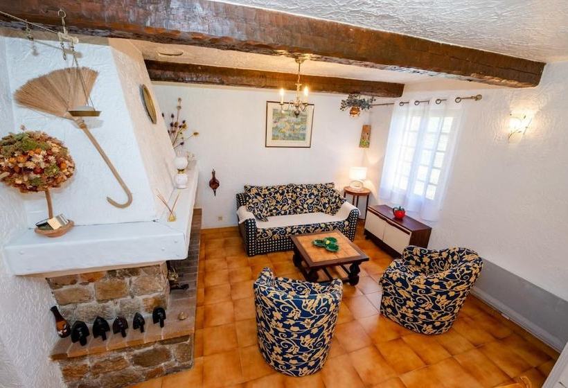 Laureanne By Gites De France