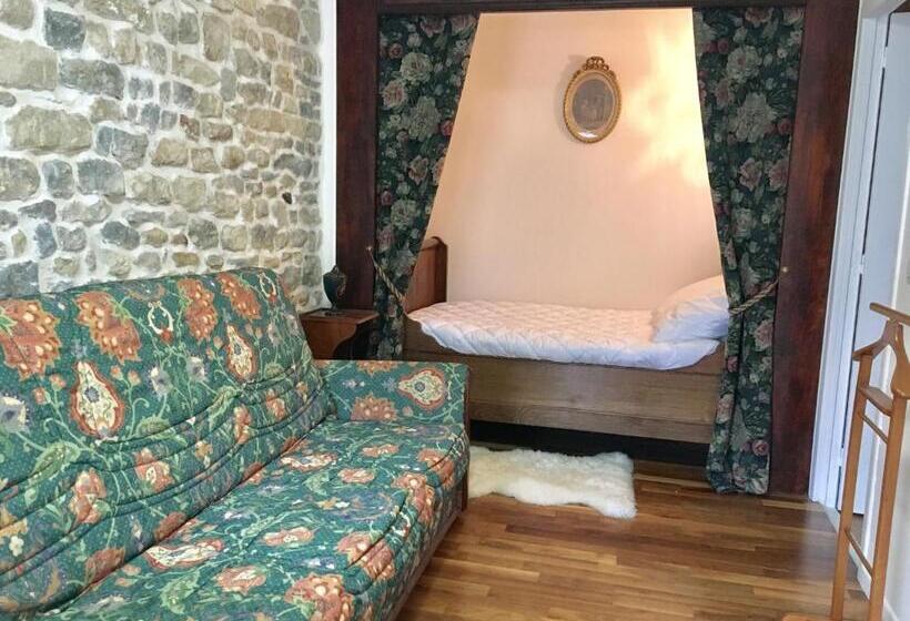 ペンション Presbytere