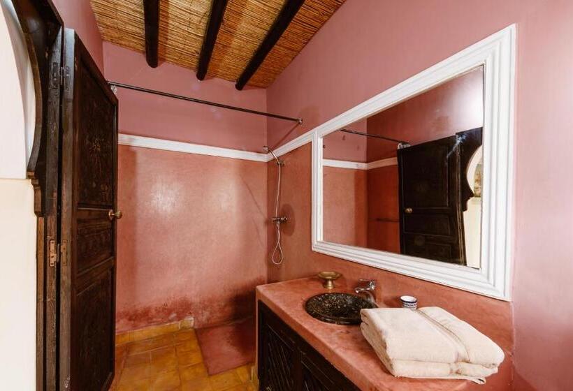 رياض Kasbah Alili