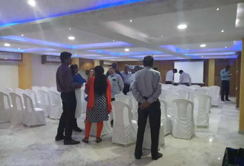 Hinglaj Hotel And Restaurant