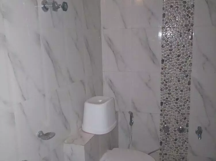 Hinglaj Hotel And Restaurant