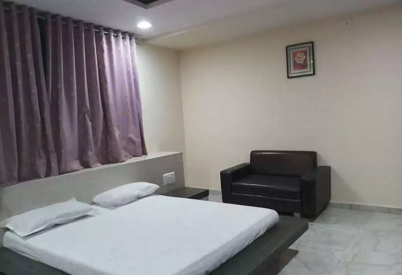 Hinglaj Hotel And Restaurant