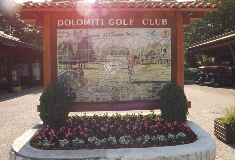 簡易ホテル Roen Ruffrè Mendola