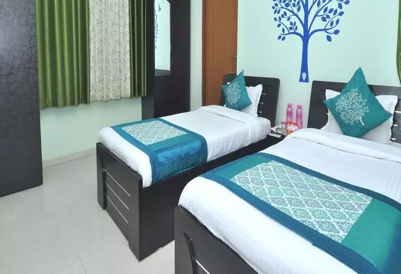 Hotelli Apartment Pentagon Group By Oyo Rooms