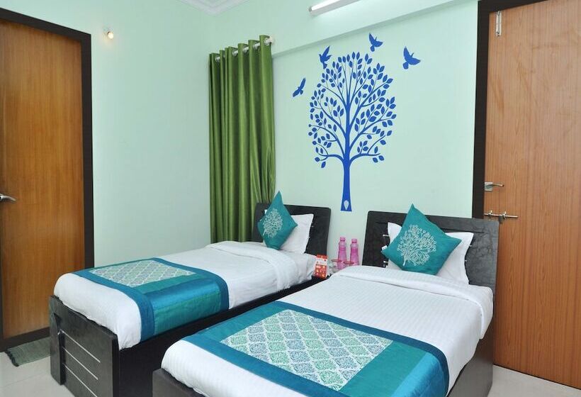 호텔 Apartment Pentagon Group By Oyo Rooms