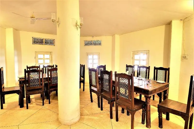 ホテル Bhadrawati   A Riverside Safari Lodge Ranthambore