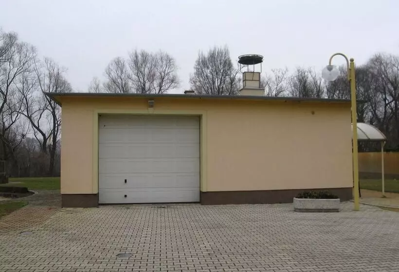 Hotelli Leier Business