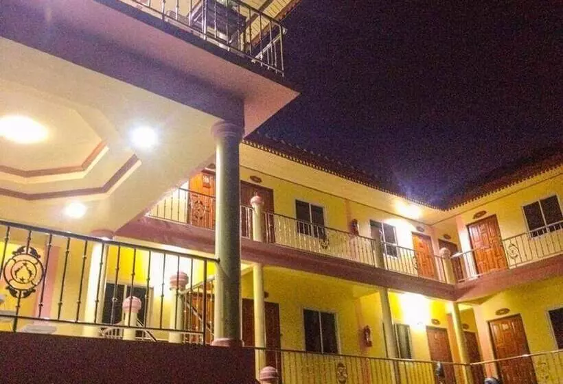 ホテル Nakorn Nan Apartment