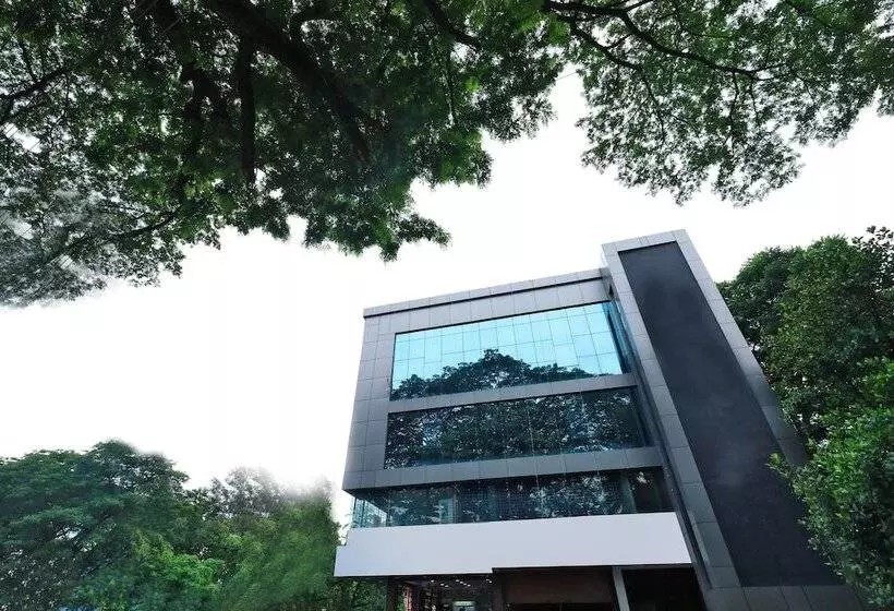 Hotelli Oyo 6725 Palm Inn