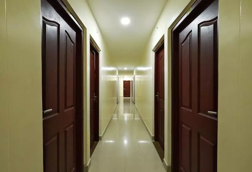 Hotelli Oyo 6725 Palm Inn