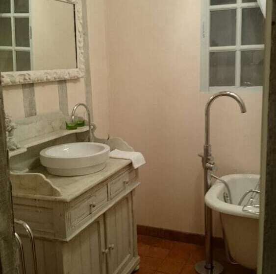 Пансион Chateau Des Roises