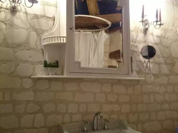 Majatalo Chateau Des Roises