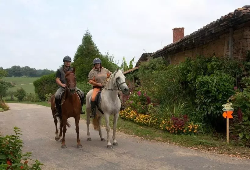 Majatalo La Ferme De Montalibord
