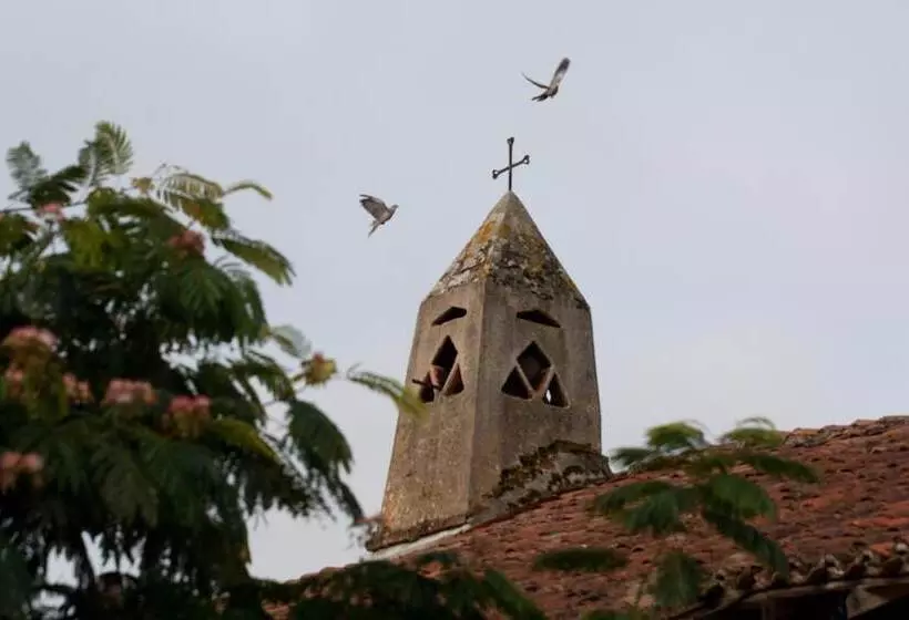 Majatalo La Ferme De Montalibord