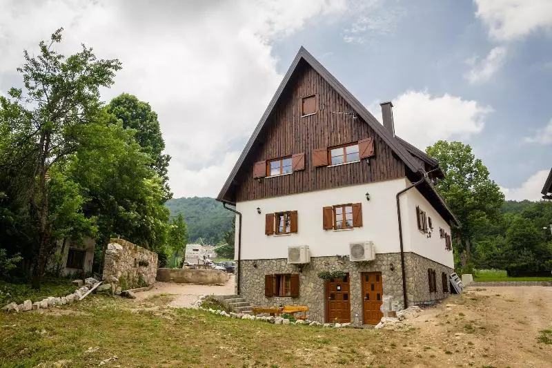 Majatalo Rustic Lodge Plitvice