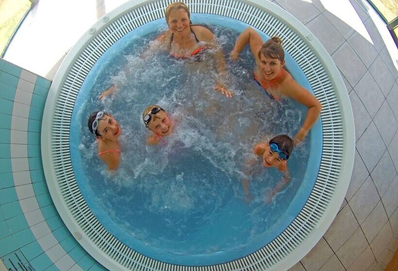 渡假胜地  Village Vacances De Chadenas