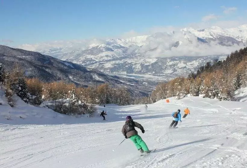 リゾートホテル Village Vacances De Chadenas