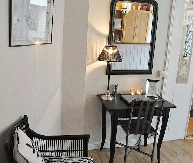 ユースホステル Adelsgatan Bed & Breakfast