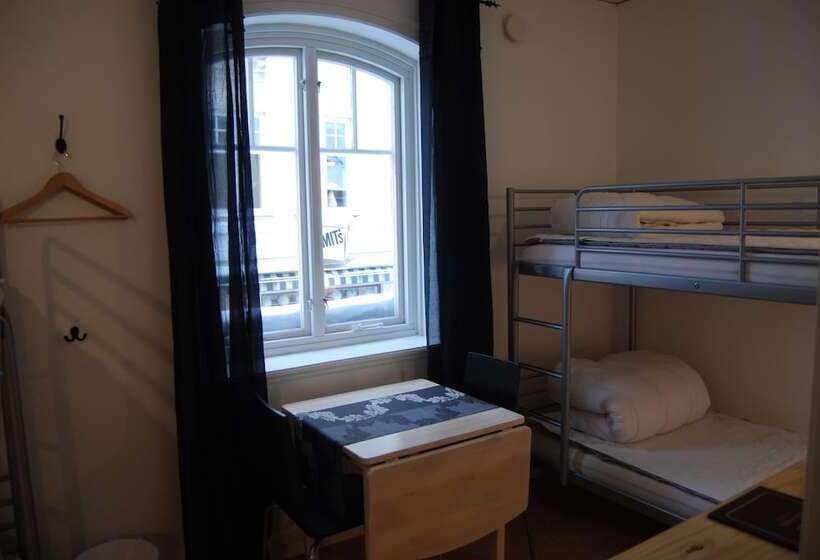 הוסטל Adelsgatan Bed & Breakfast