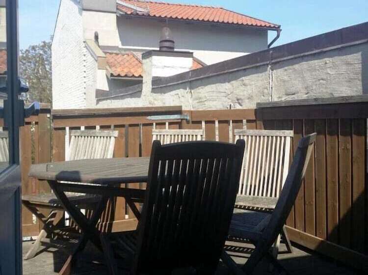 הוסטל Adelsgatan Bed & Breakfast