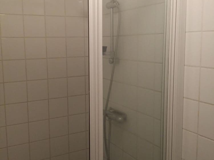 הוסטל Adelsgatan Bed & Breakfast