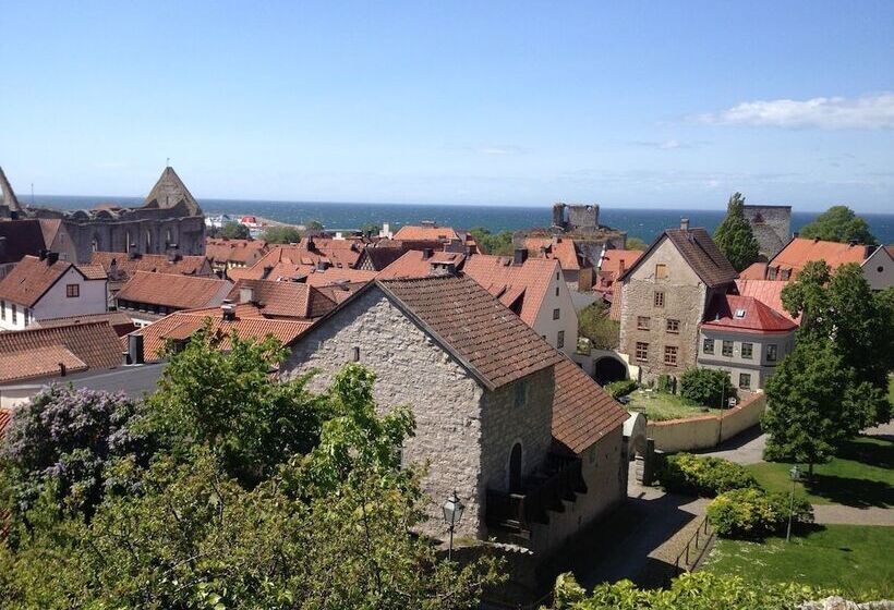 הוסטל Adelsgatan Bed & Breakfast