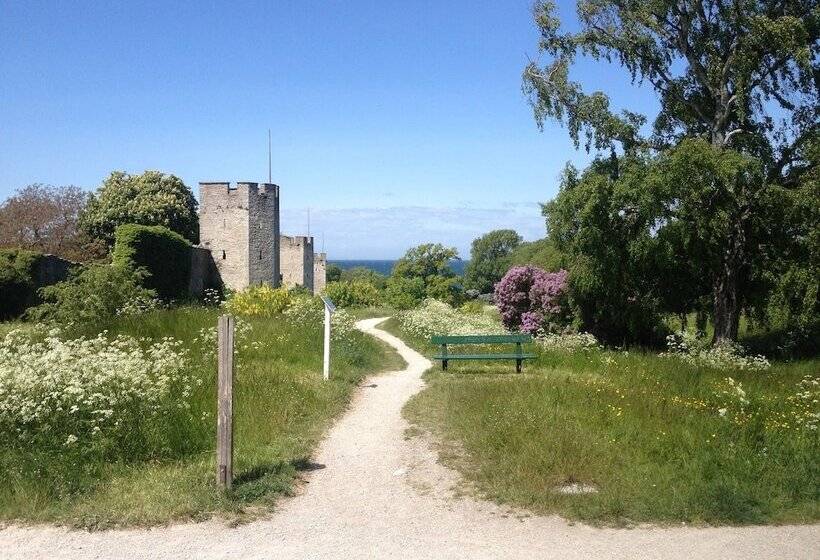 הוסטל Adelsgatan Bed & Breakfast