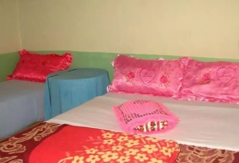 تختخواب و صبحانه Auberge Isabel